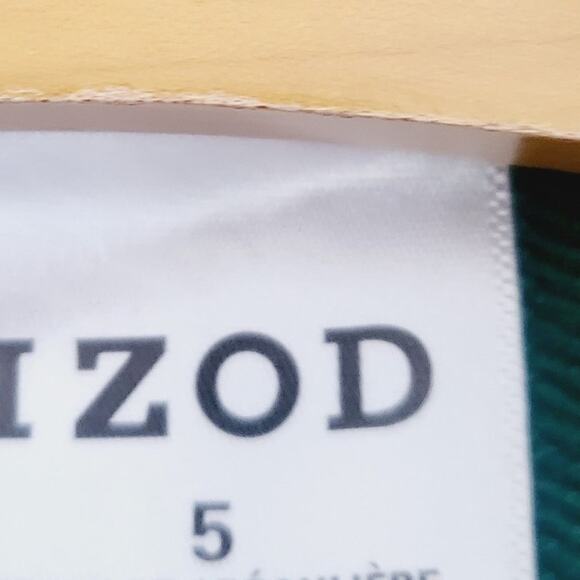New IZOD size 5 Sweater - Picture 3 of 3